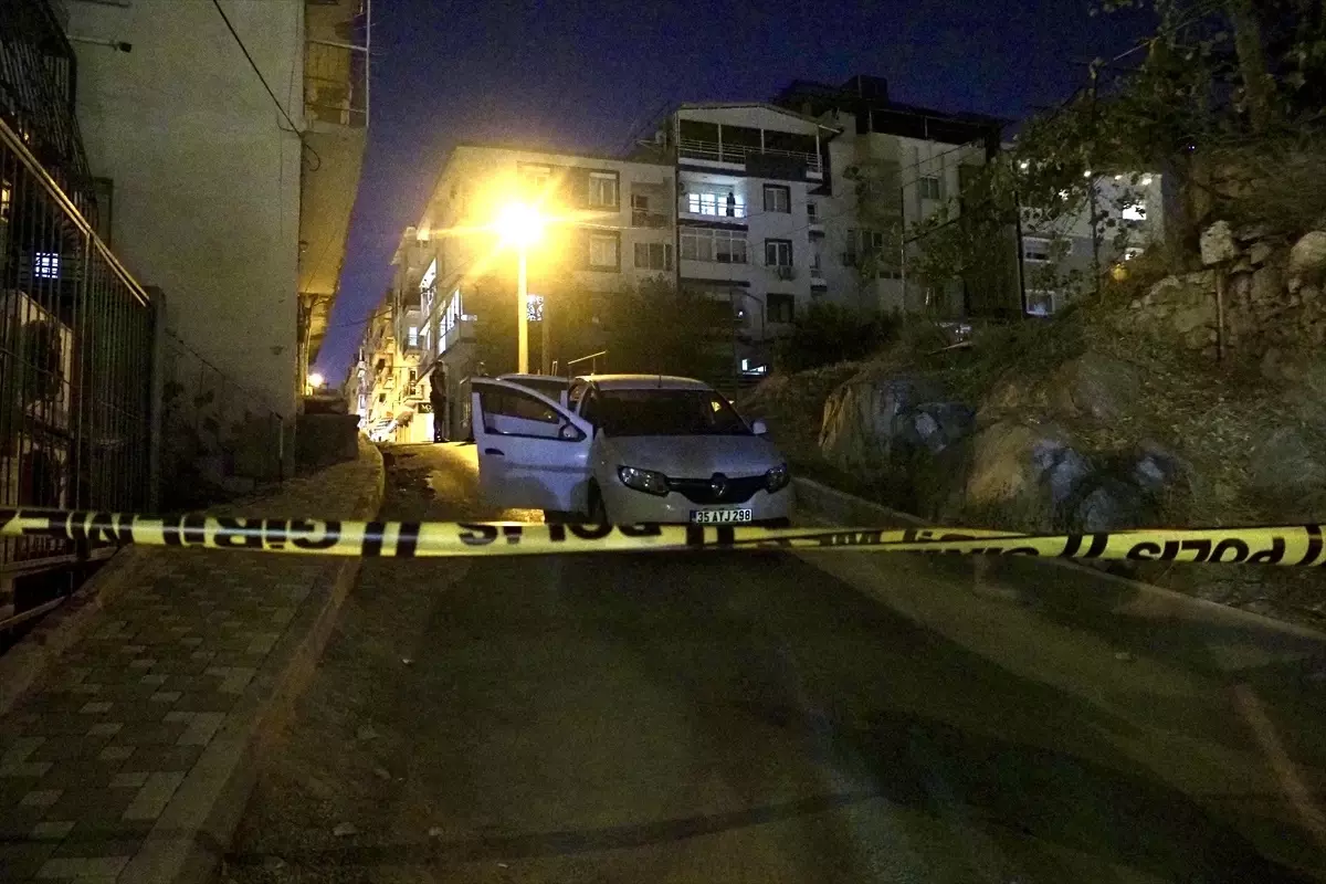 İzmir\'de Eşini Rehin Alan Kişi Gözaltına Alındı