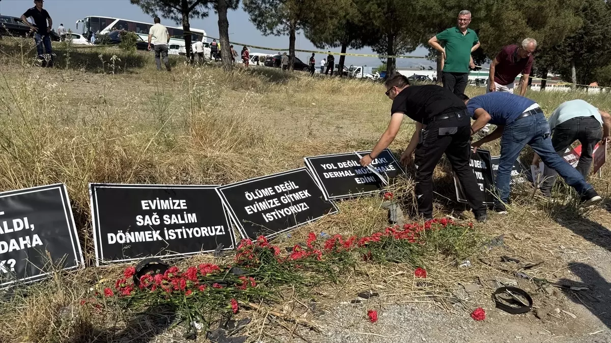 Tire\'de İşçiler Kazada Ölen Arkadaşları İçin Eylem Düzenledi