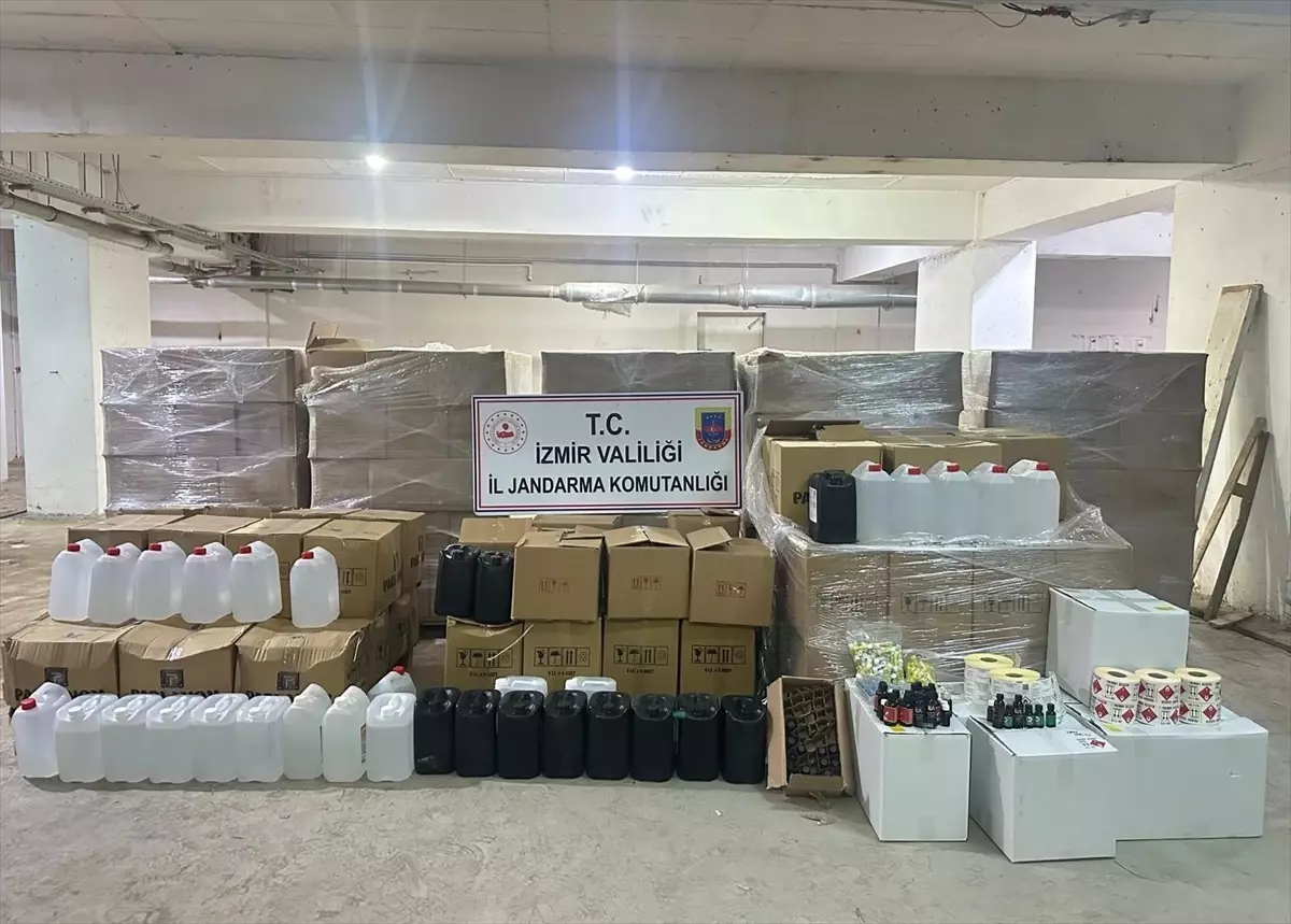 İzmir\'de Kaçak Alkol Operasyonu: 7 Ton Ele Geçirildi