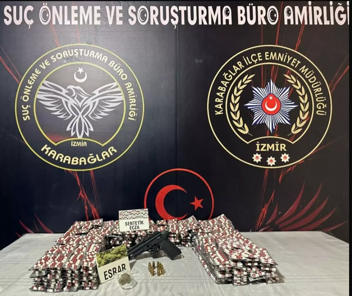 İzmir\'de Güvercin Kümesinde Uyuşturucu Yakalandı