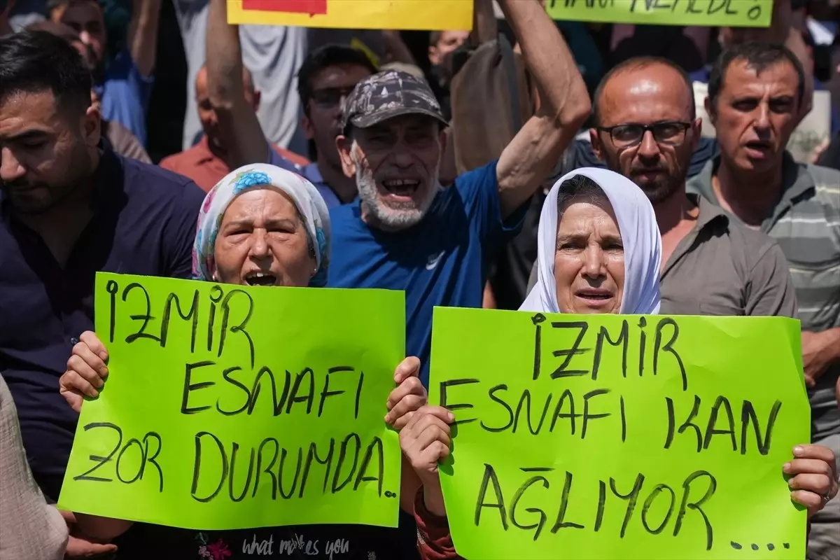 Pazarcılardan Usulsüz Bedel Eylemi