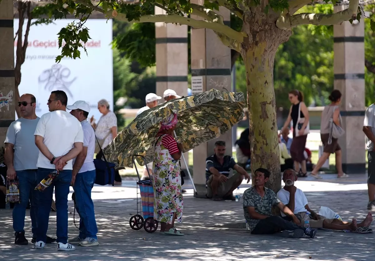 İzmir\'de Sıcak Hava Etkili