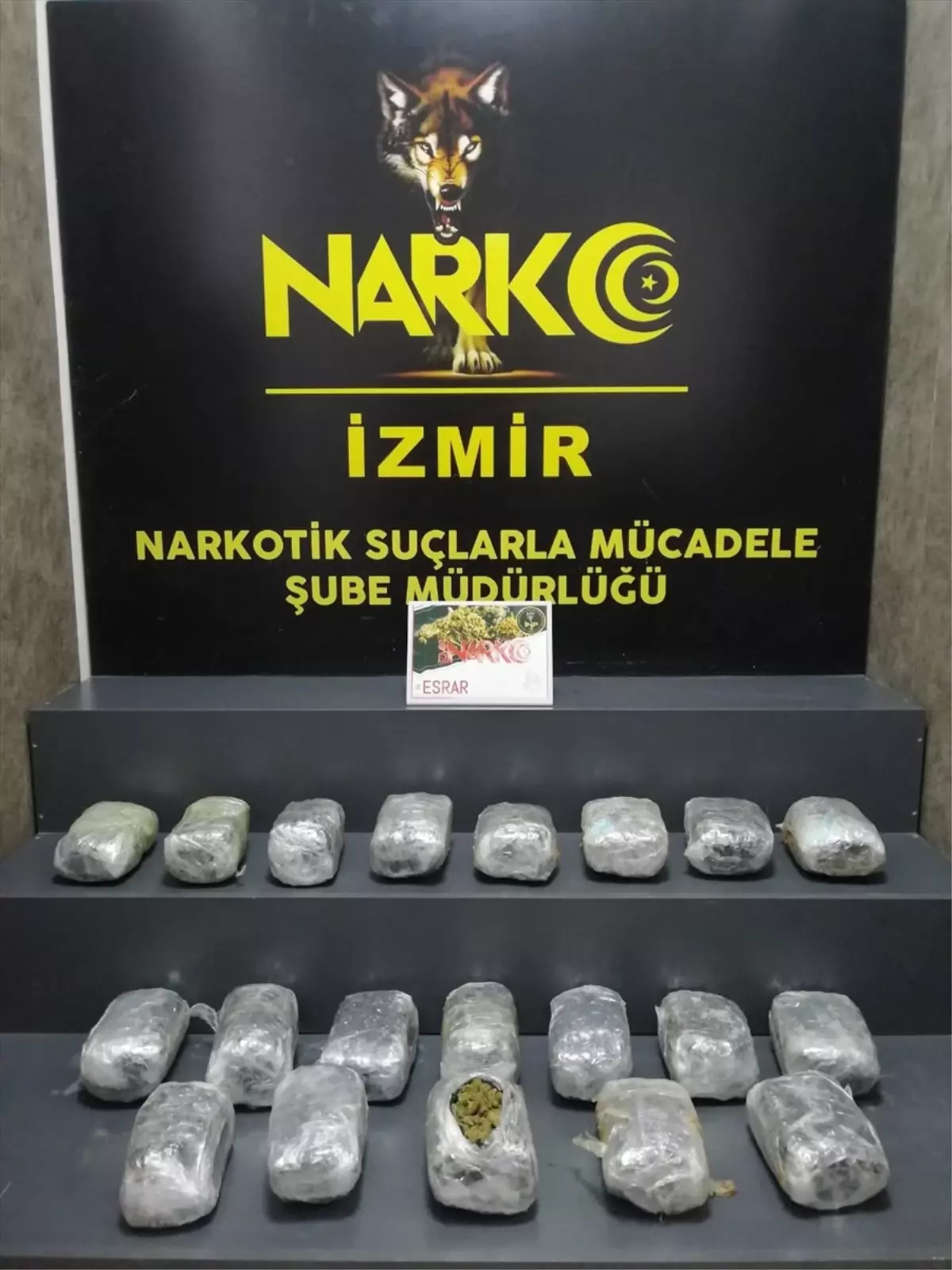 İzmir\'de Uyuşturucu Operasyonu: 4 Tutuklama