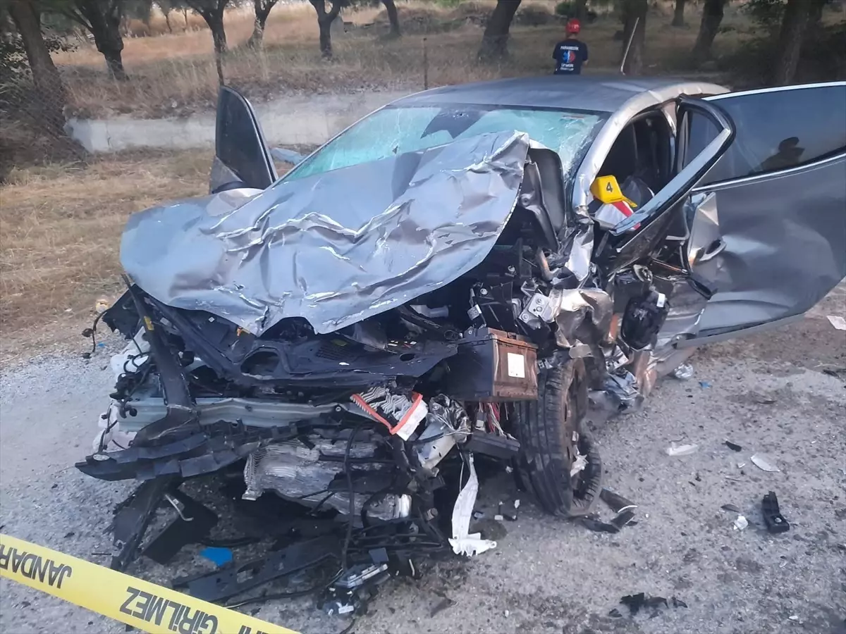 İzmir\'de katliam gibi kaza: 5 ölü, 2 yaralı