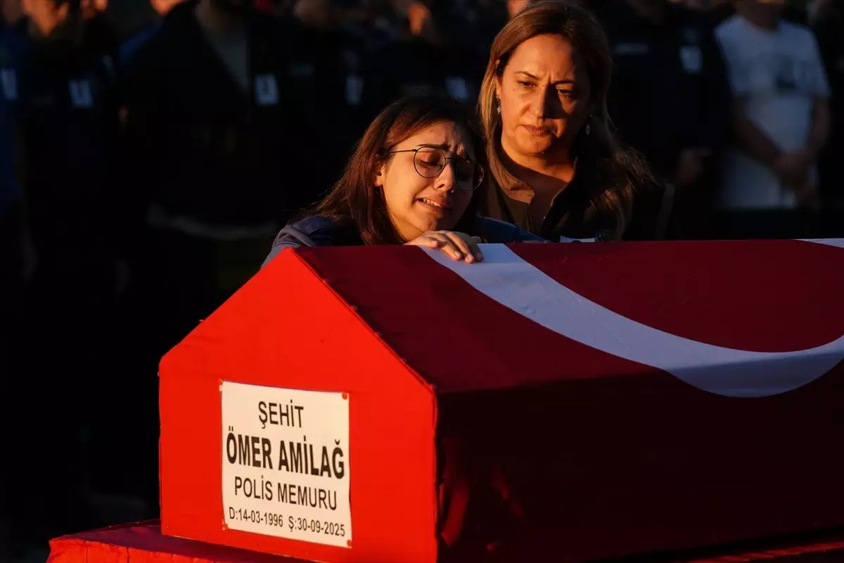 Şehit Polis Memuru Ömer Amilağ\'ın Cenazesi Uğurlandı