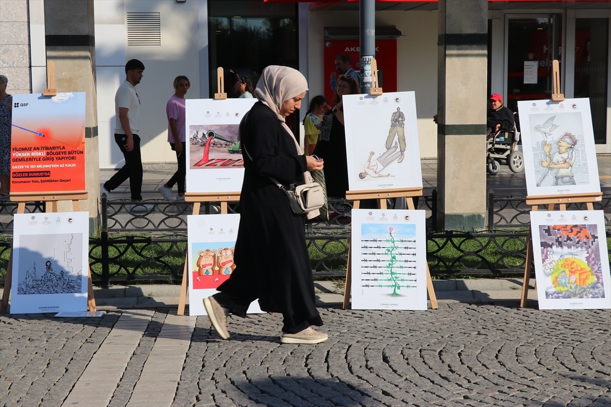İzmir\'de Küresel Sumud Filosu\'na Destek Etkinliği