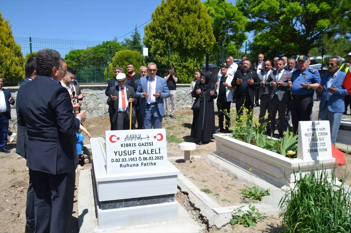 Kahramankazan\'da Kurban Bayramı arifesinde şehitlik ziyaret edildi