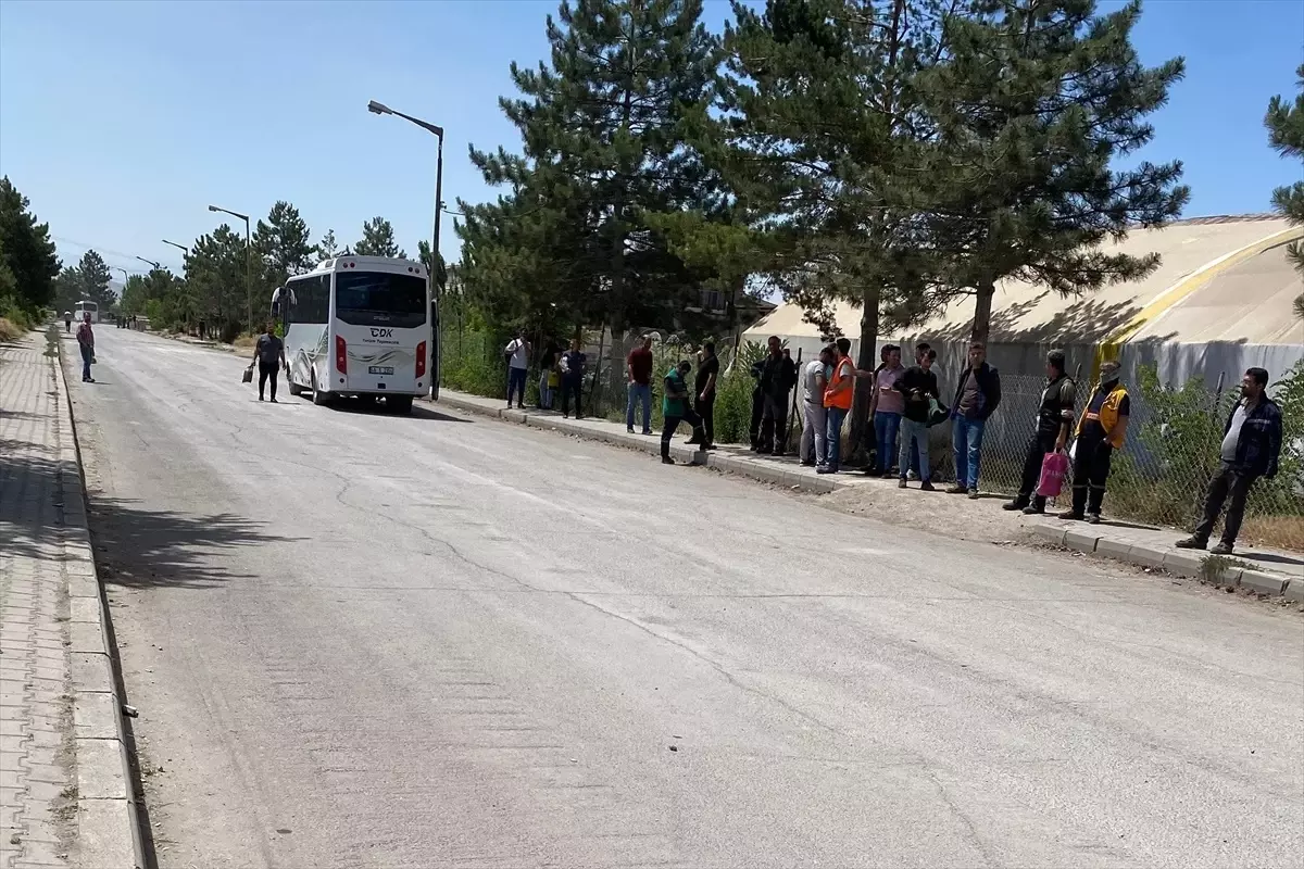Afşin\'de 16 İşçi Gıda Zehirlenmesi Şüphesiyle Hastaneye Kaldırıldı