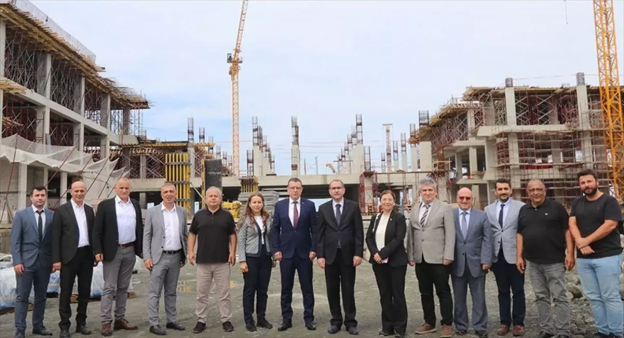 Kamu Hastaneleri Genel Müdürü Hakan Usta, Rize\'de ziyaretlerde bulundu