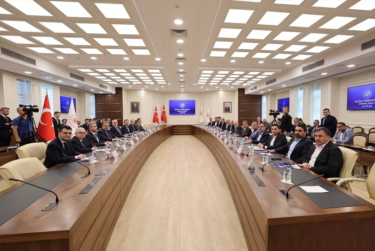 Bakan Işıkhan\'dan Kamu Personeli Reformları