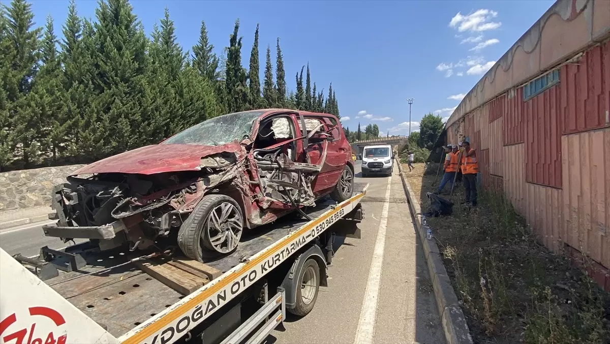 Karabük\'te ağaca çarpan otomobilin sürücüsü yaralandı
