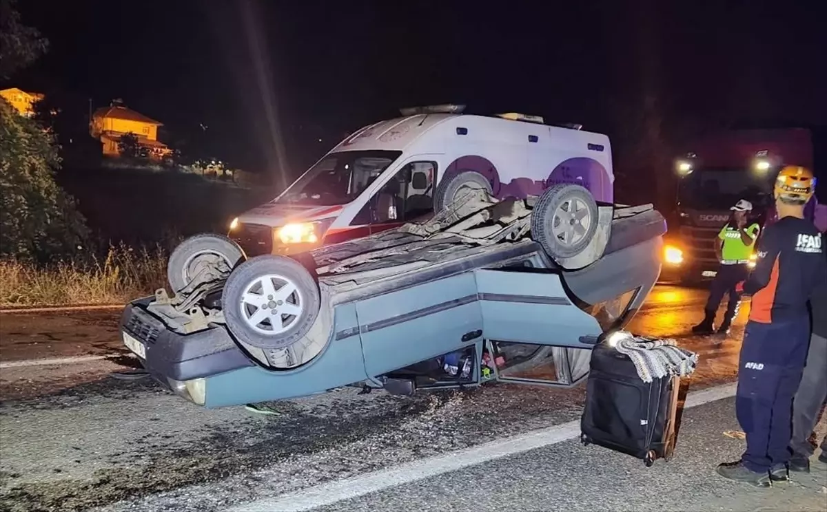 Karabük\'te Otomobil Devrildi, 4 Yaralı