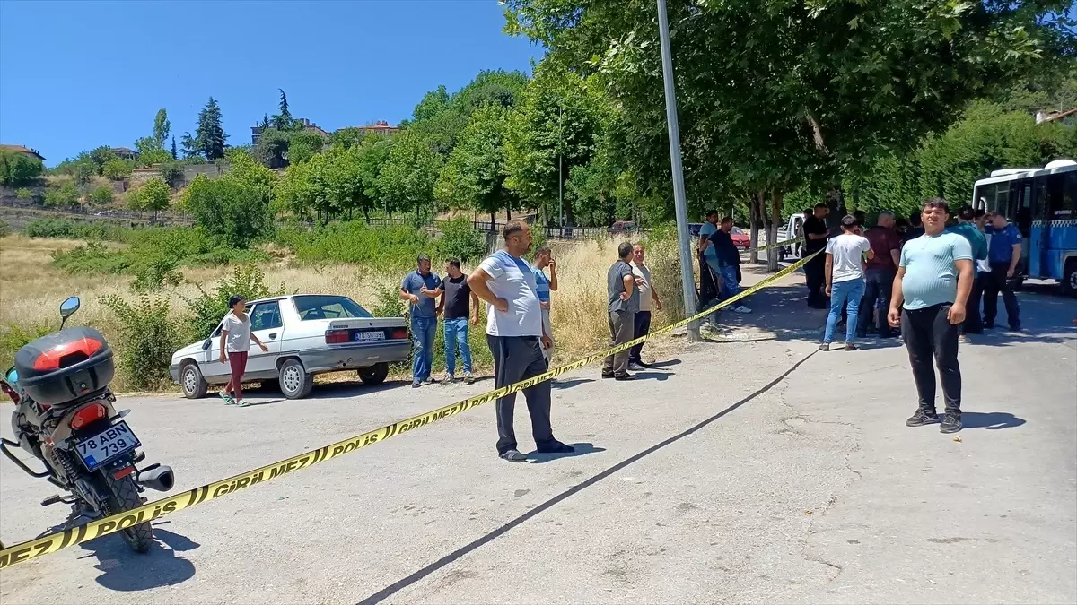 Safranbolu\'da Devrilen Otomobilde 1 Yaralı