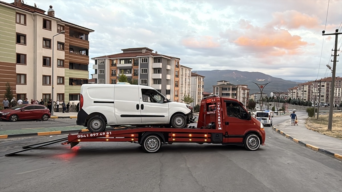 Karabük\'te Trafik Kazası: 3 Yaralı