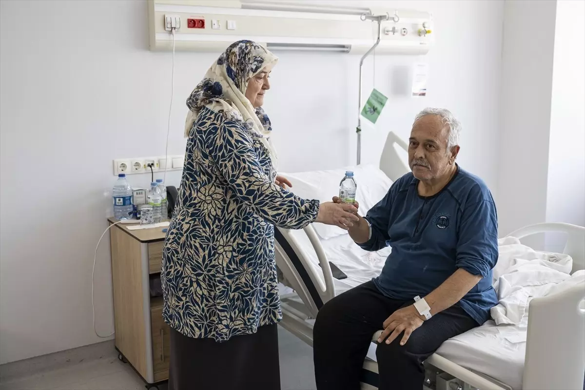 Üç Hastaya Başarılı Karaciğer Nakli