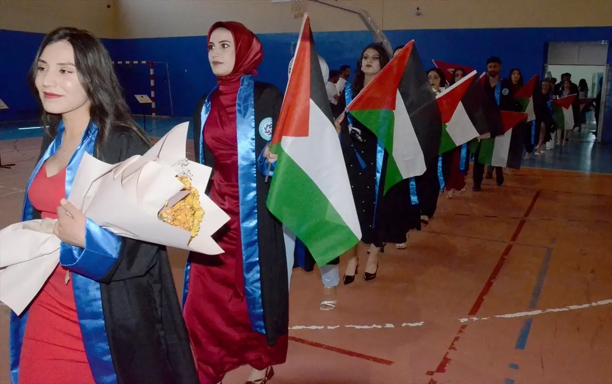 Kafkas Üniversitesi\'nde Mezuniyet Töreni