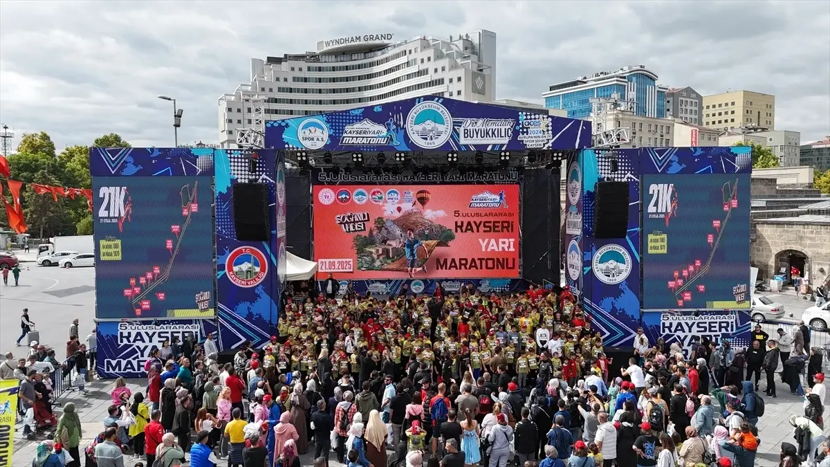 Kayseri\'de Çocuklar İçin Maraton Heyecanı
