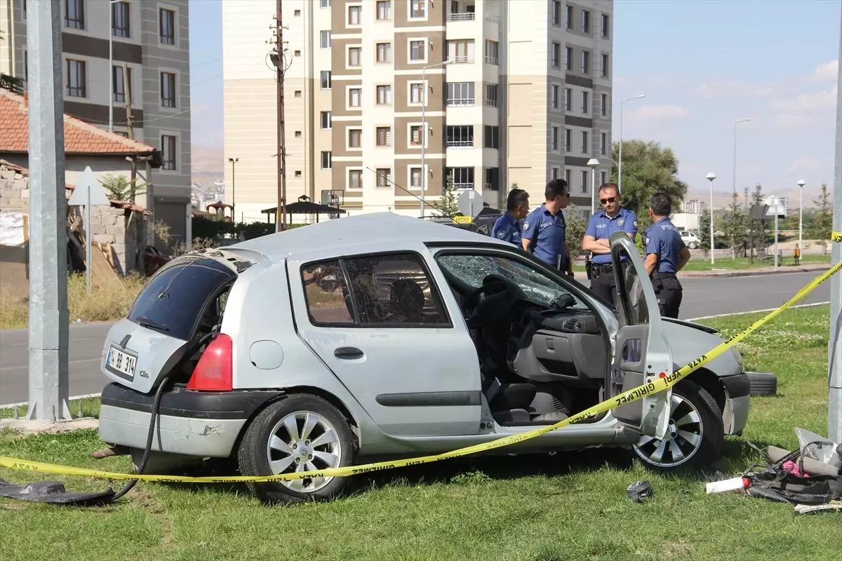 Kayseri\'de trafik kazası: 2 ölü, 3 yaralı