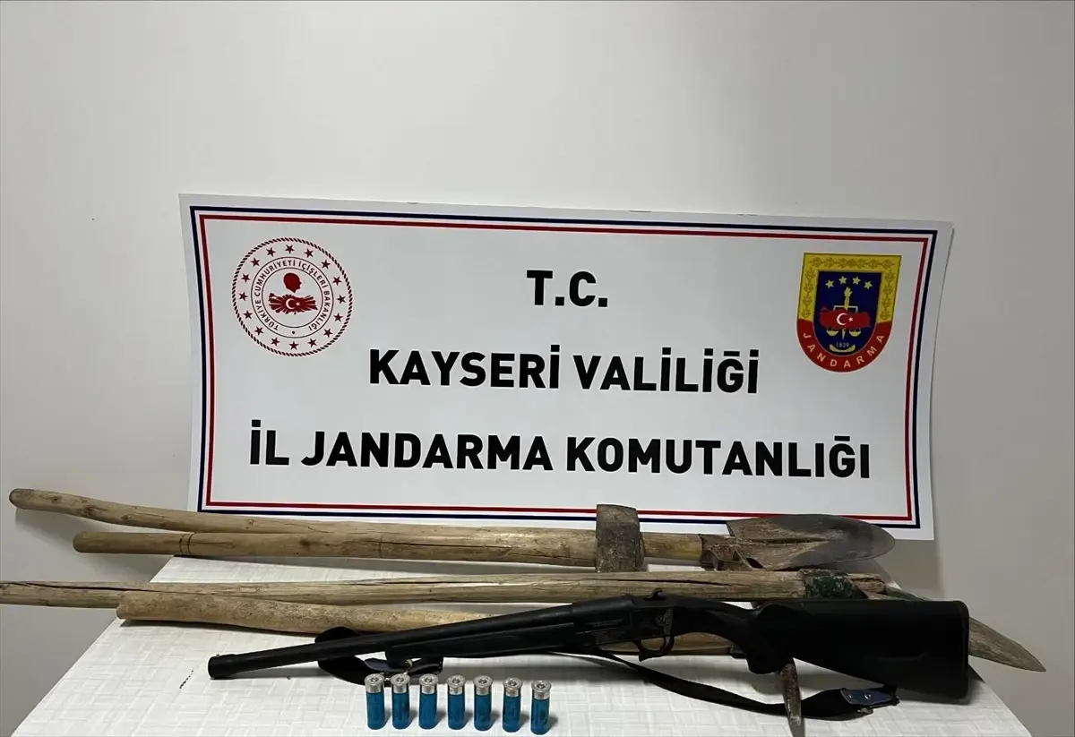 Kayseri\'de Kaçak Kazı Yapan İki Şüpheli Yakalandı