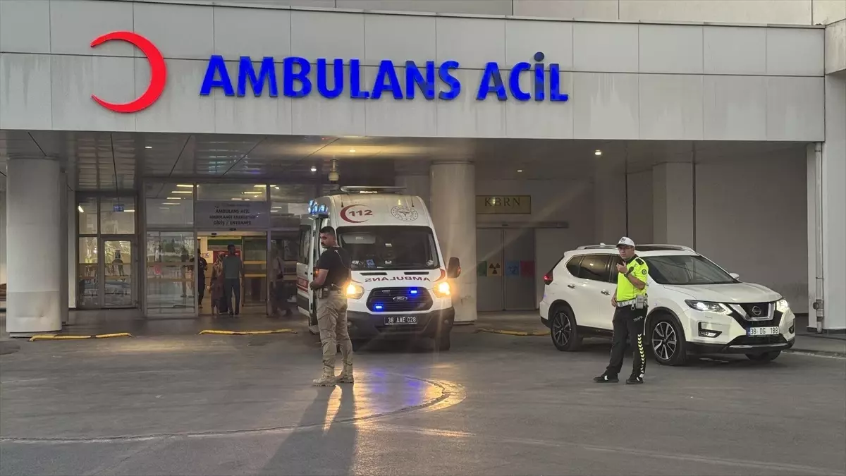 Kayseri\'de Kaza: 2 Polis Yaralandı