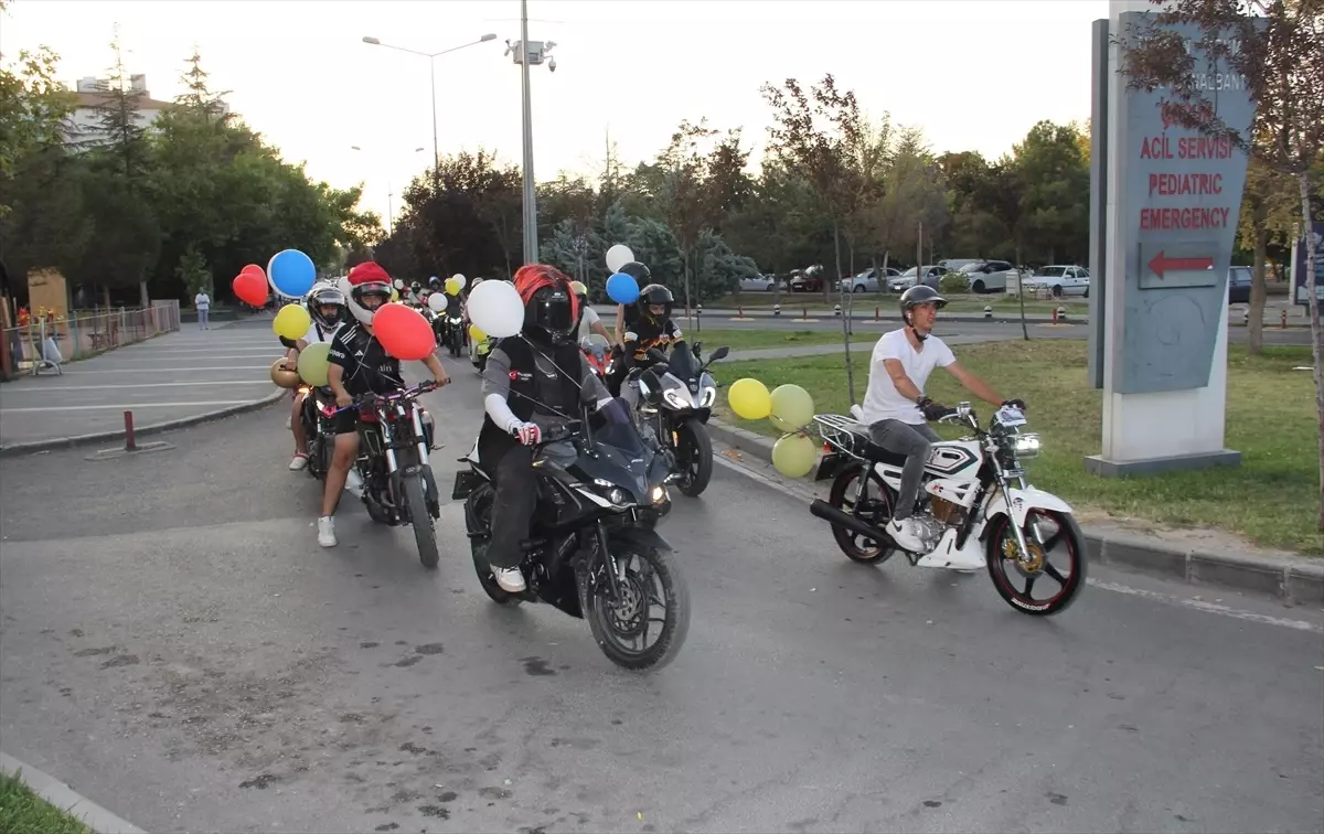 Motosiklet Grubundan Kanser Hastası Çocuklara Moral