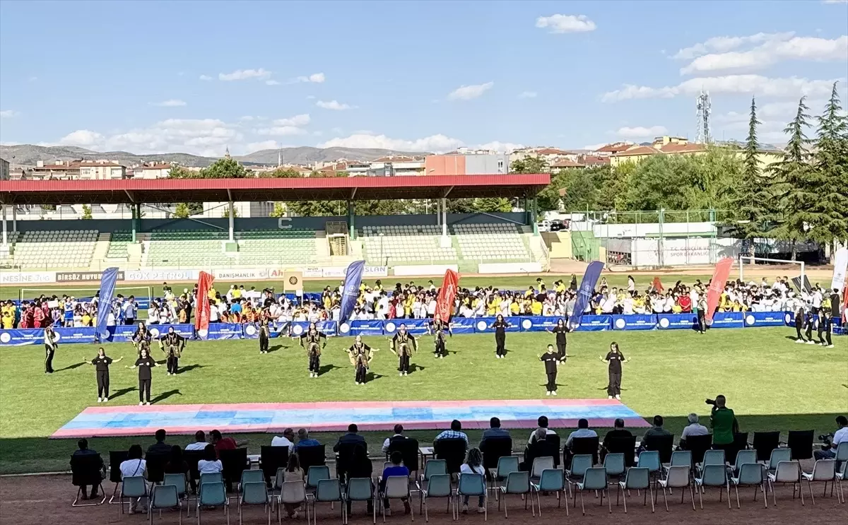 Kayseri ve Kırşehir\'de Spor Okulları Açıldı