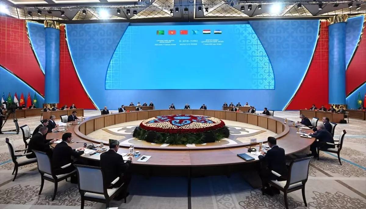 Çin-Orta Asya Zirvesi Astana\'da Toplandı