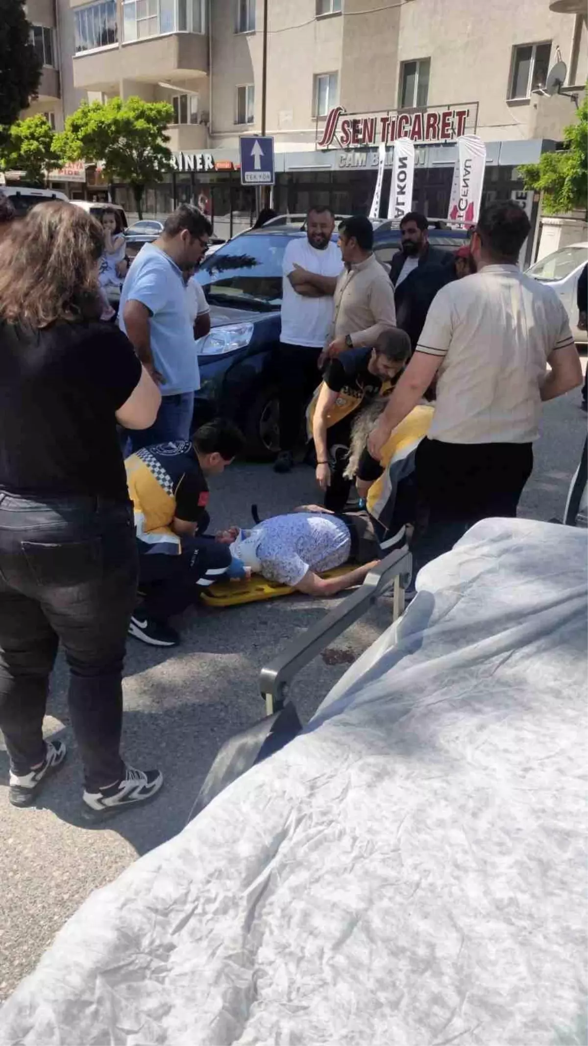Edirne\'de Yaya Trafik Kazası: 79 Yaşındaki Adam Ağır Yaralandı