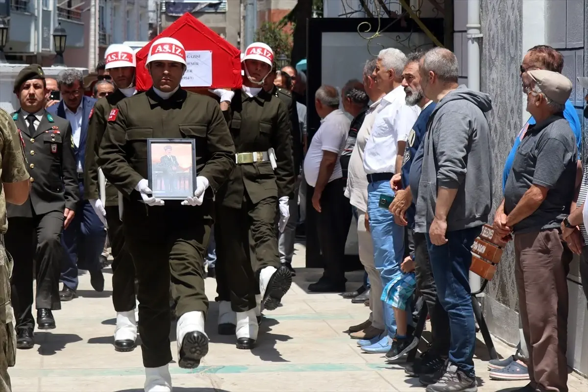 Kıbrıs Gazisi Kani Demir Toprağa Verildi