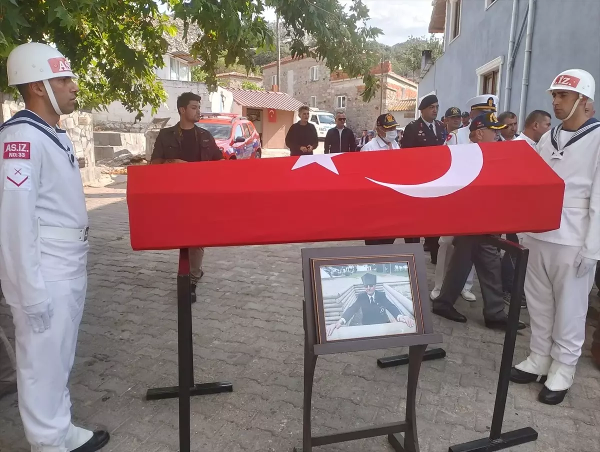 Kıbrıs Gazisi Mustafa Canbaz\'nın Cenazesi
