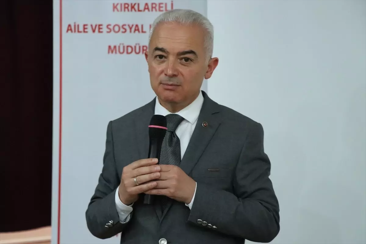 Kırklareli\'nde Koruyucu Aile Günü Kutlandı