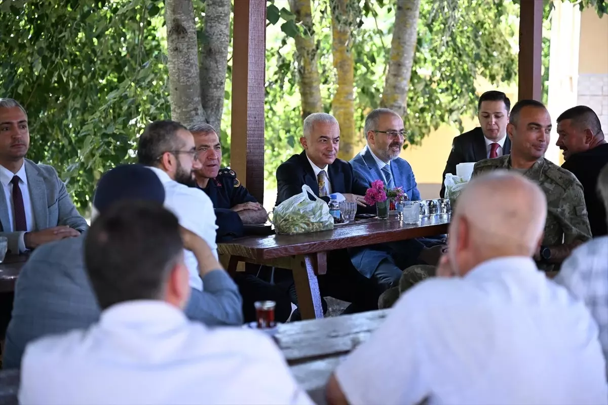 Vali Turan, Kırklareli\'nde Köyleri Ziyaret Ediyor