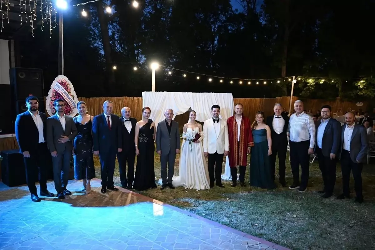 Kırklareli Valisi Turan nikah şahitliği yaptı