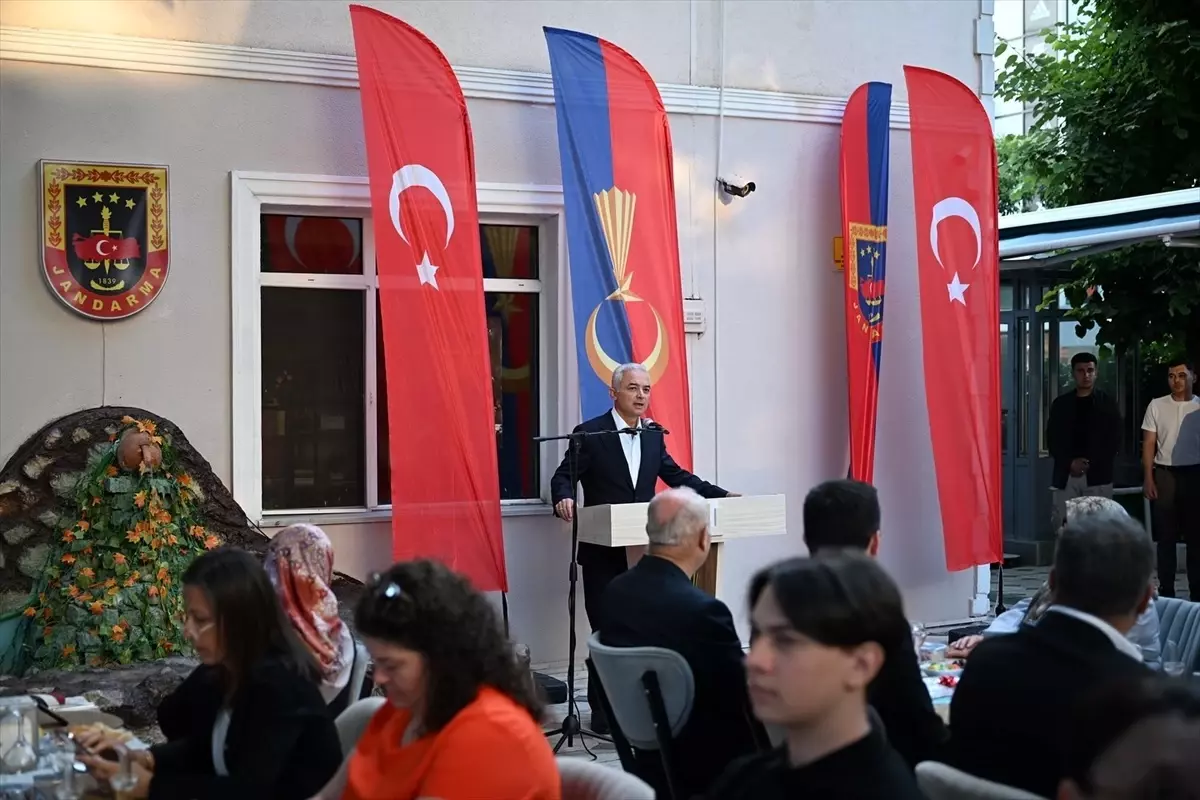 Kırklareli Valisi Turan, şehit aileleri ve gazilerle bir araya geldi