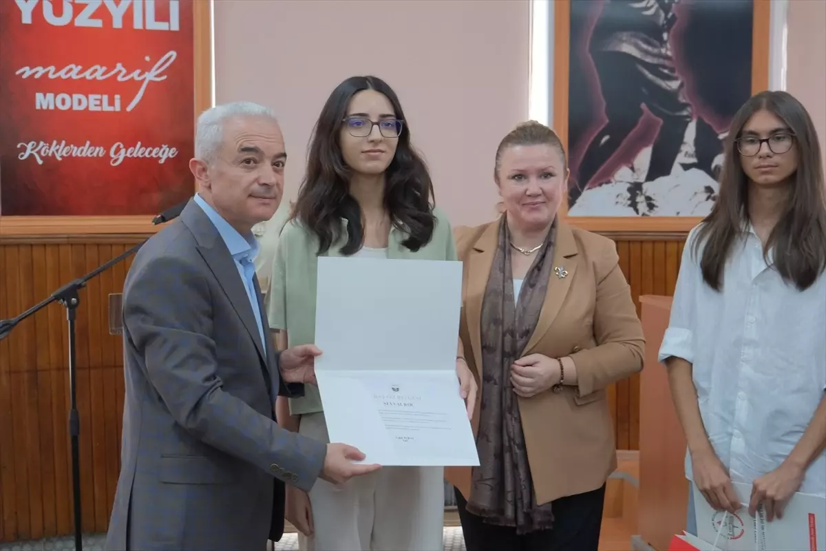 Vali Turan, YKS Başarılı Öğrencilerle Buluştu
