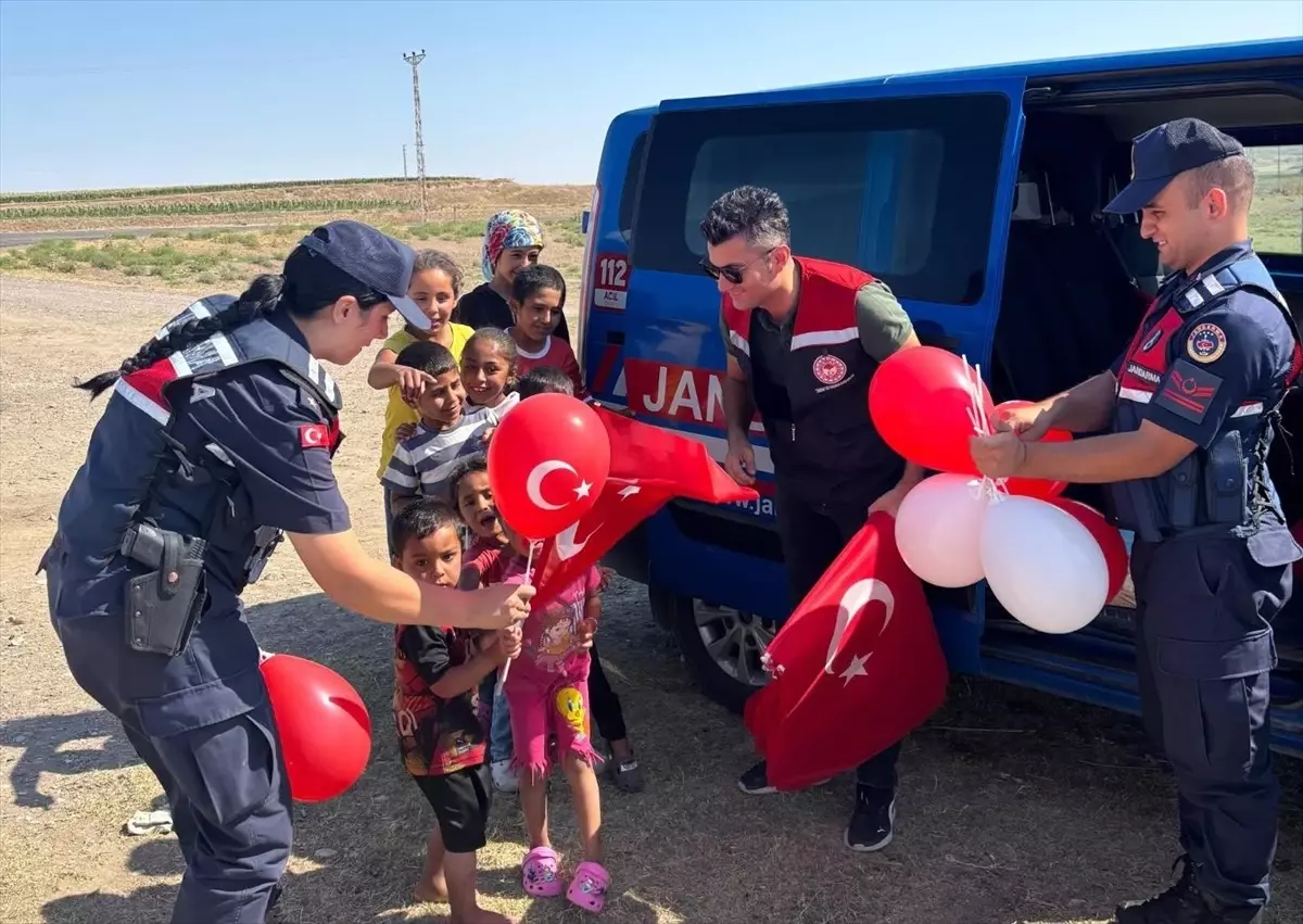 Jandarmadan Tarım İşçilerine Sosyal Destek