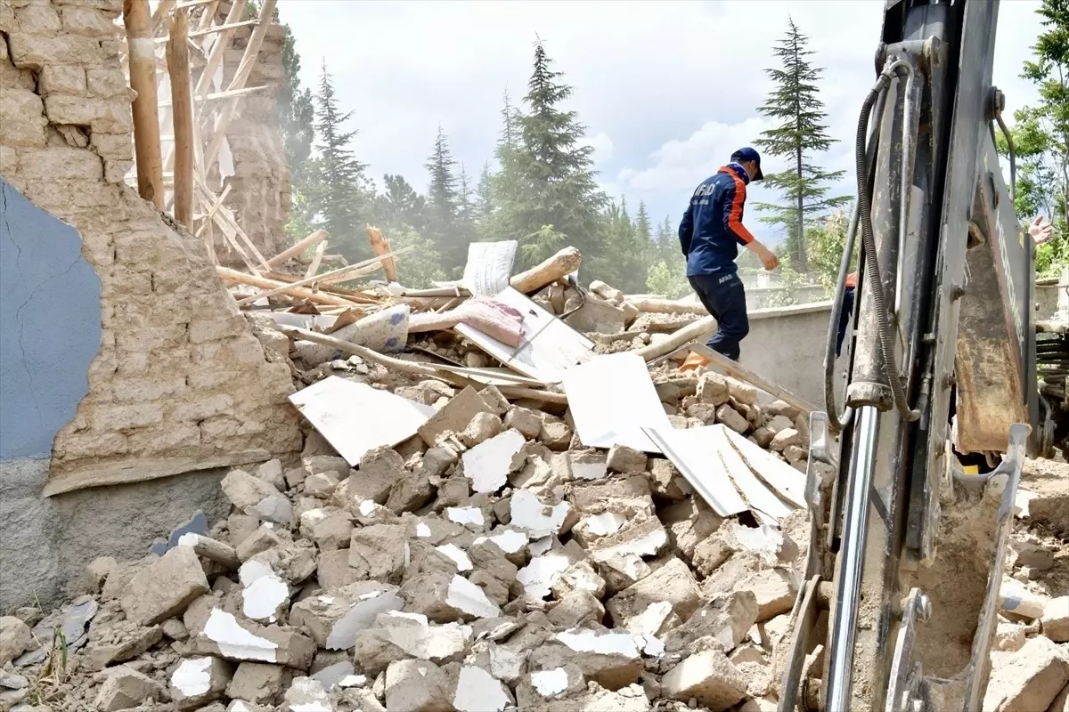 Kırşehir\'de Sel Felaketi: Hasar Tespiti Başlatıldı