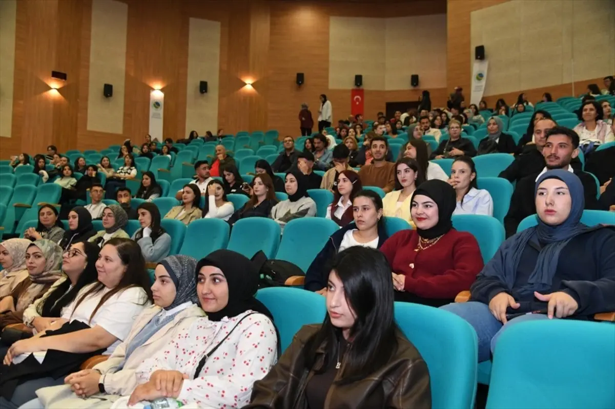 Kırşehir\'de "Türkçenin ebedi sesi: Yunus Emre" paneli düzenlendi