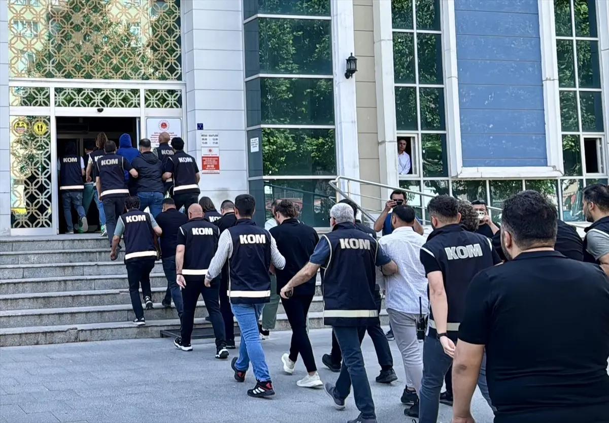 Kırşehir\'de Dolandırıcılık Operasyonu: 9 Gözaltı