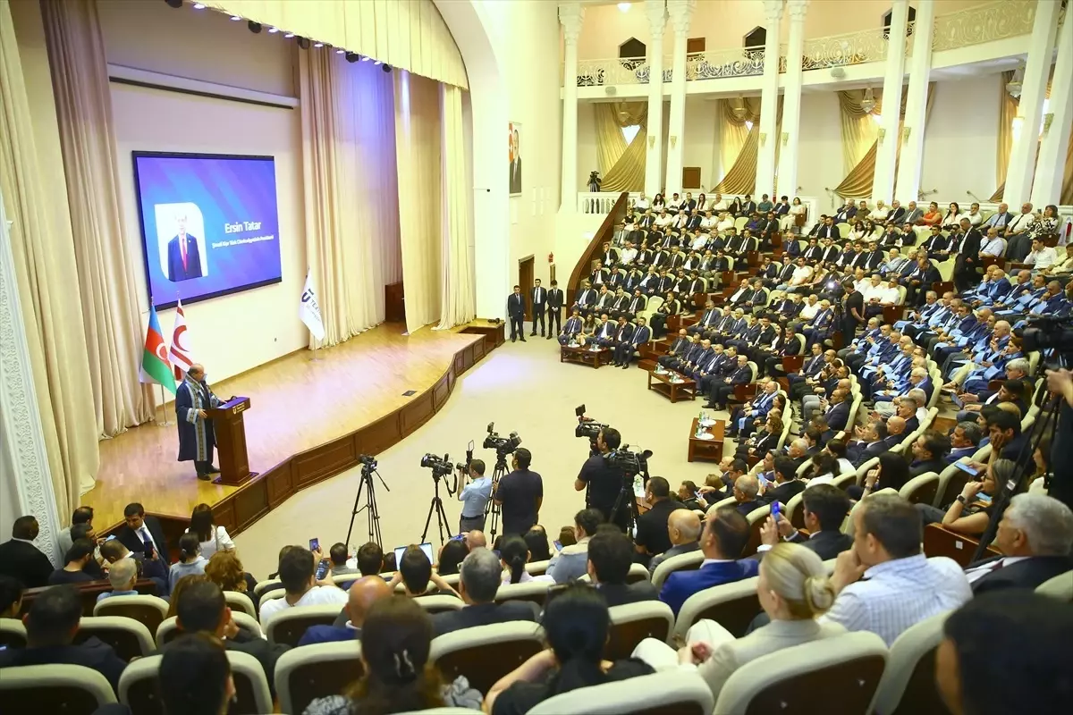 Tatar\'a Azerbaycan\'dan Fahri Doktora
