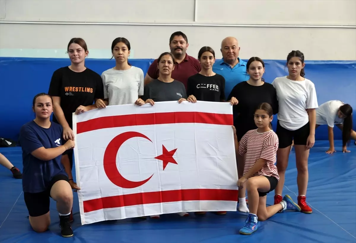 KKTC\'li Kadın Güreşçiler Edirne\'de Kamp Yapıyor