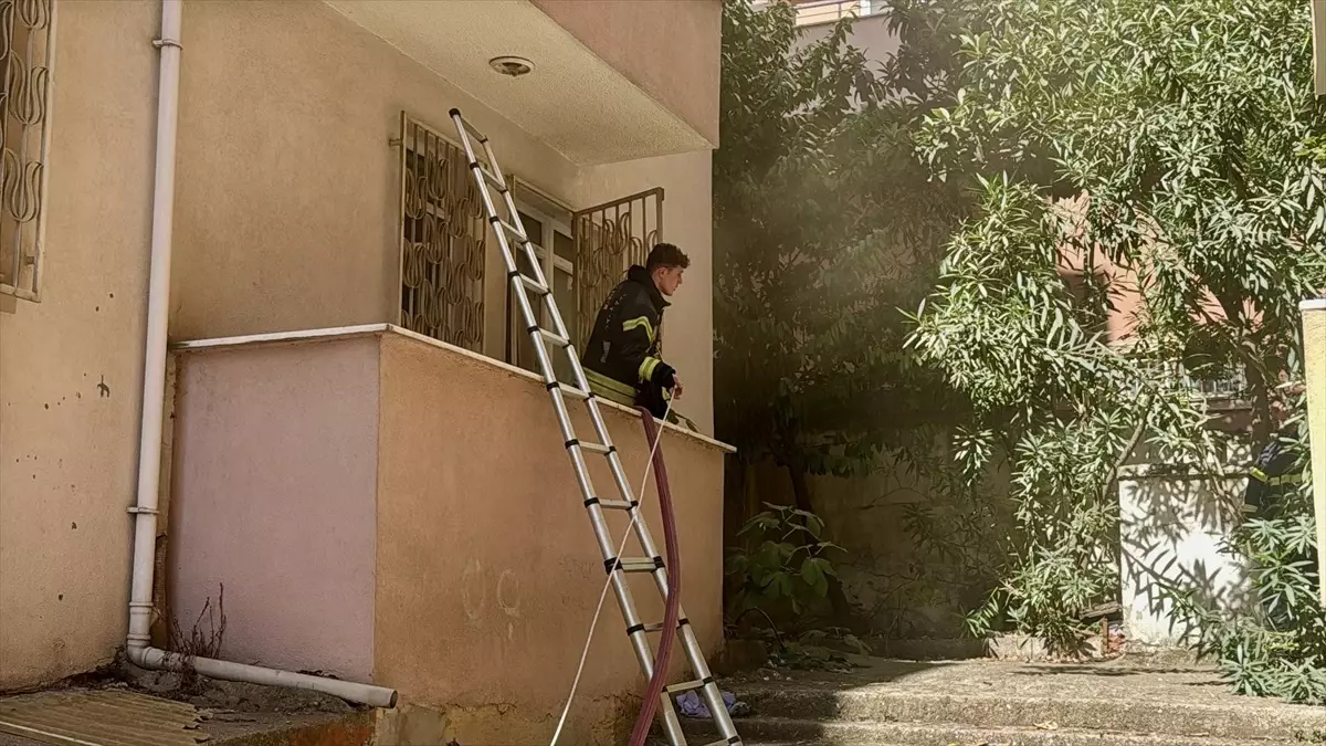Gebze\'de Apartman Yangını: Bir Yaralı