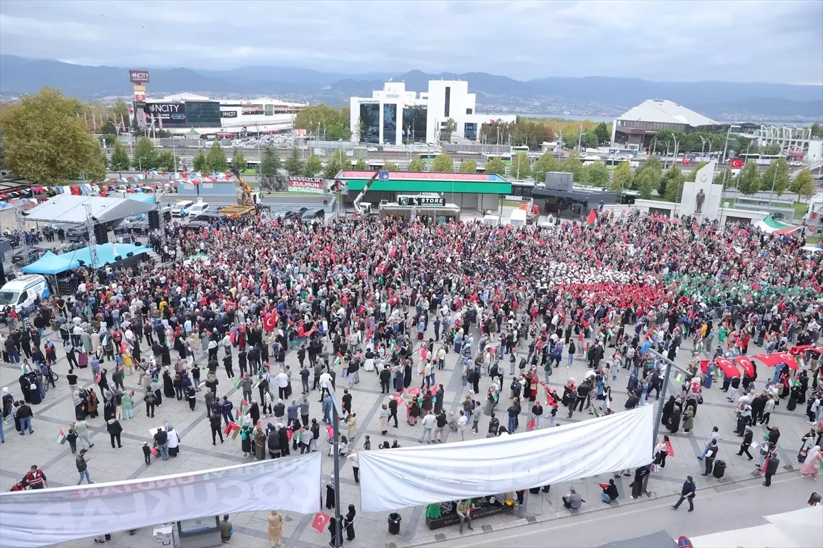 Kocaeli\'de Filistin\'e Destek Yürüyüşü