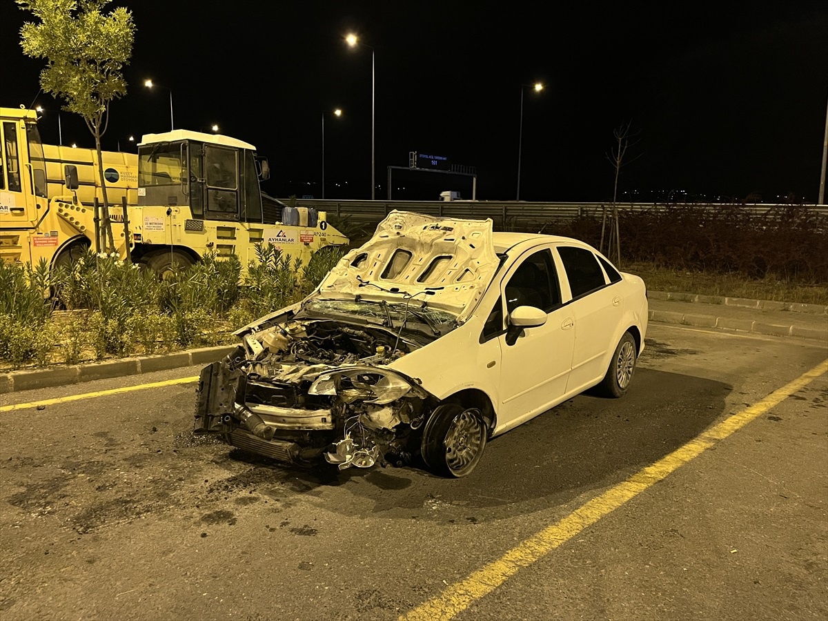 İzmit\'te Otoyolda Yaya Kazası: 1 Ölü, 2 Yaralı