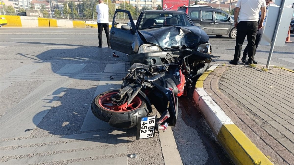 İzmit\'te Motosiklet Kazası: Bir Yaralı