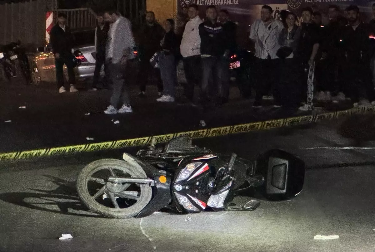 İzmit\'te Motosiklet-Tır Kazasında Bir Kişi Hayatını Kaybetti