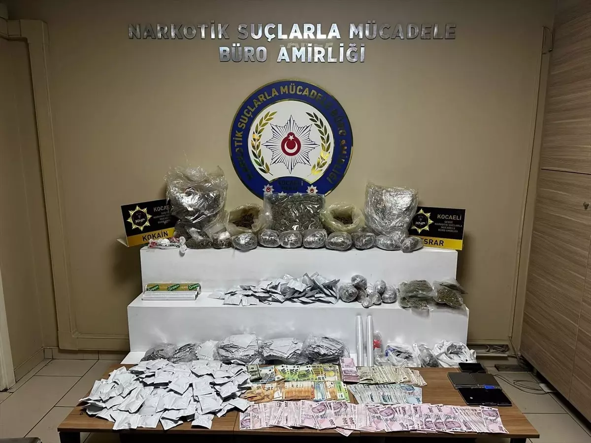 Gebze\'de Uyuşturucu Operasyonu: 3 Tutuklama