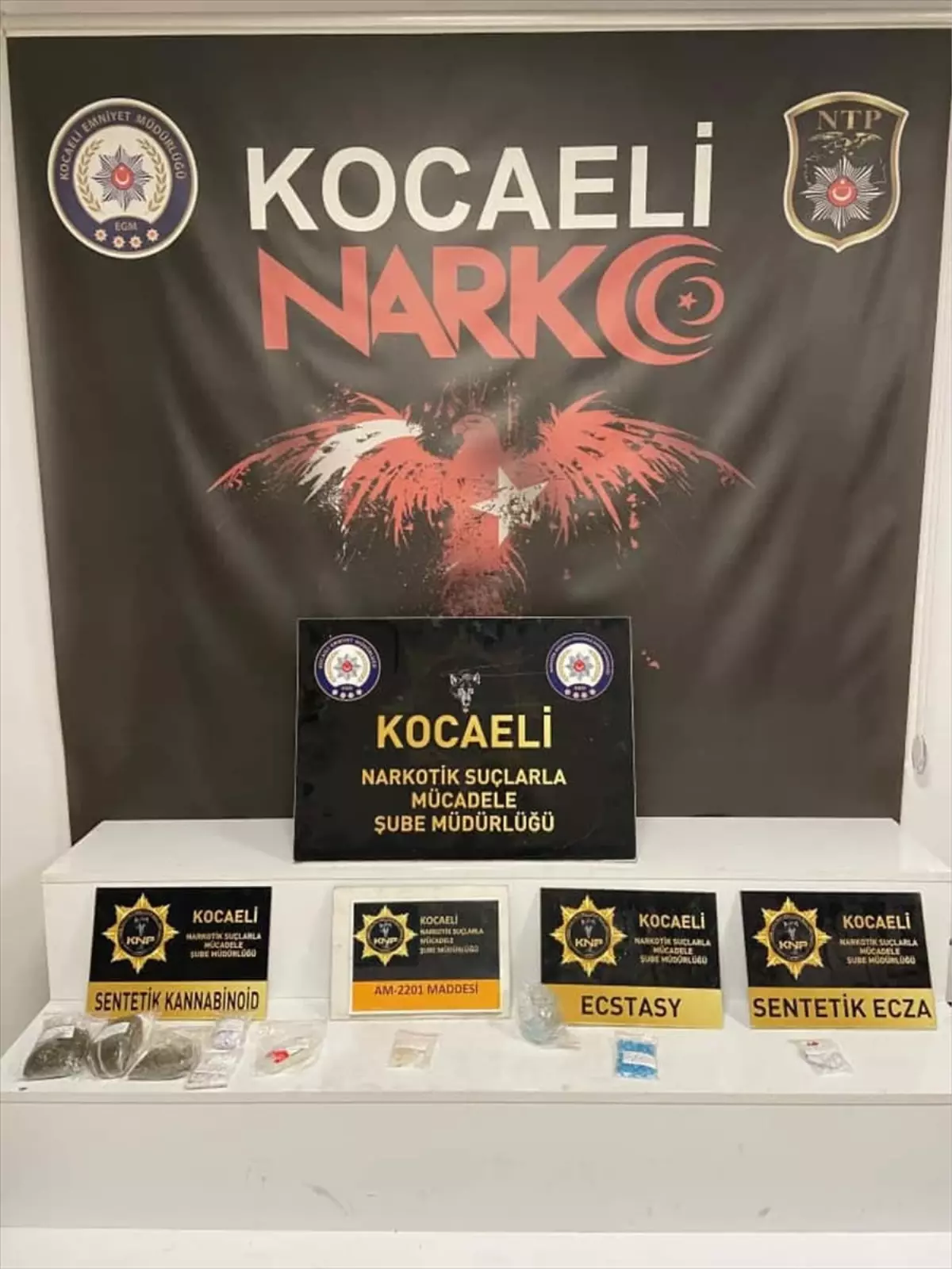 Kocaeli\'de Uyuşturucu Operasyonu: 5 Tutuklama