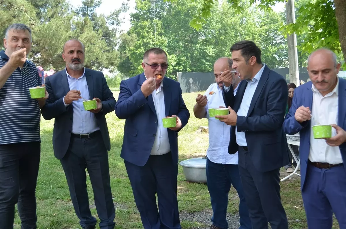 Gebze\'de Piknikte Keşkek İkramı