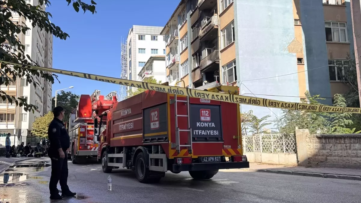 Konya\'da Apartmanda Yangın: 13 Kişi Hastaneye Kaldırıldı